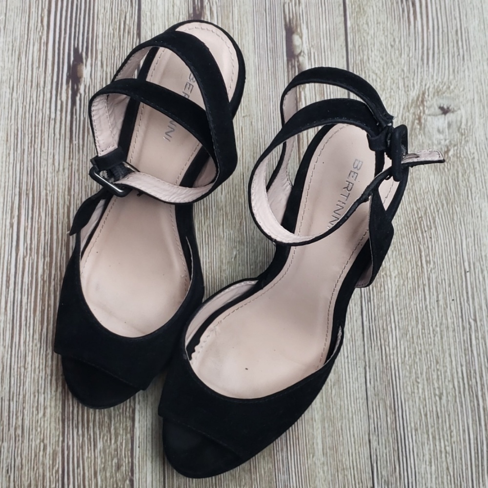 Womens Shoes Sz 7 Bertinni